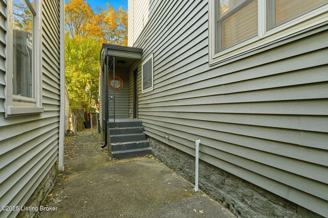 1227 Hull St, Louisville, KY 40204