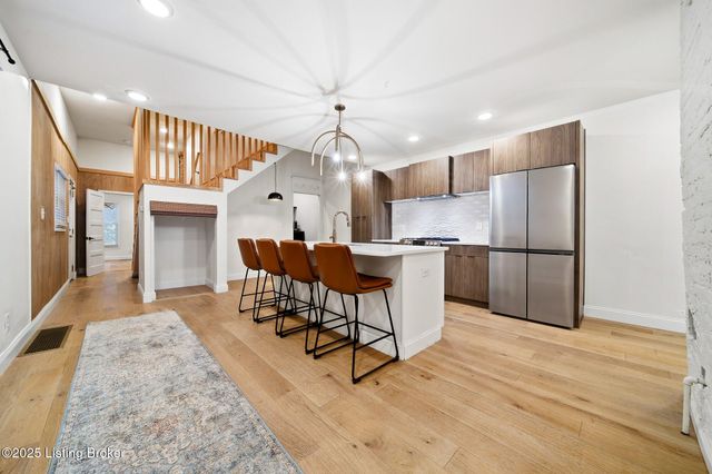 1227 Hull St, Louisville, KY 40204