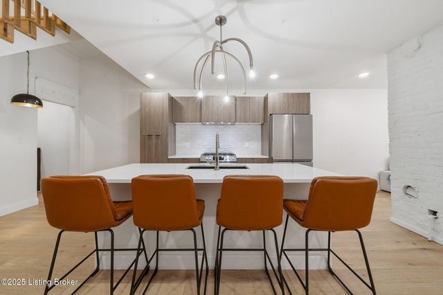 1227 Hull St, Louisville, KY 40204