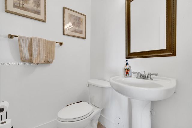 13000 SW 136th Ter, Miami, FL 33186