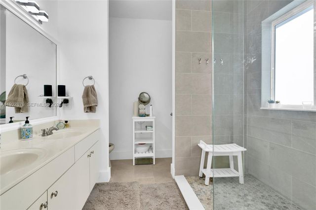 13000 SW 136th Ter, Miami, FL 33186