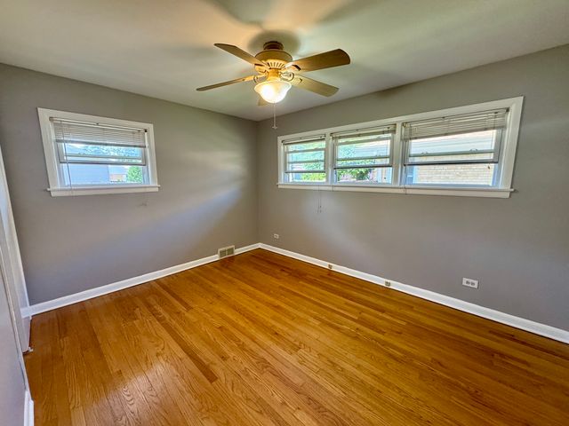 912 N Greenwood Avenue, Park Ridge, IL 60068
