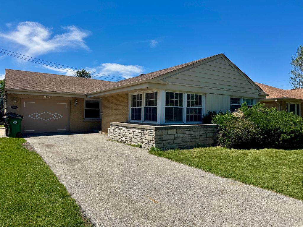 912 N Greenwood Avenue, Park Ridge, IL 60068