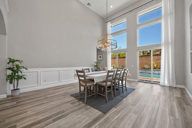 724 Oliver Ct, Folsom, CA 95630