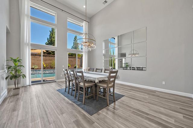 724 Oliver Ct, Folsom, CA 95630