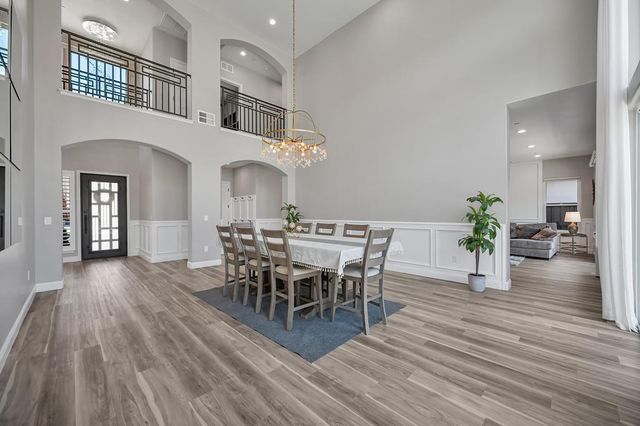 724 Oliver Ct, Folsom, CA 95630