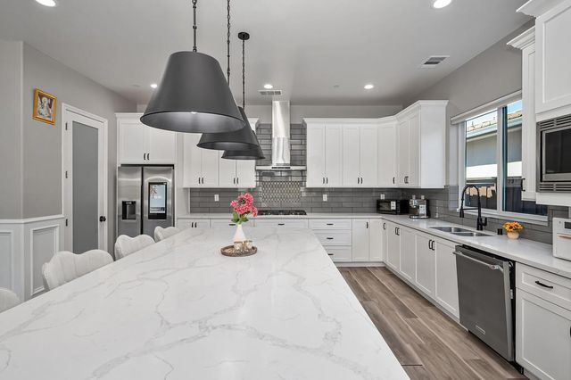 724 Oliver Ct, Folsom, CA 95630