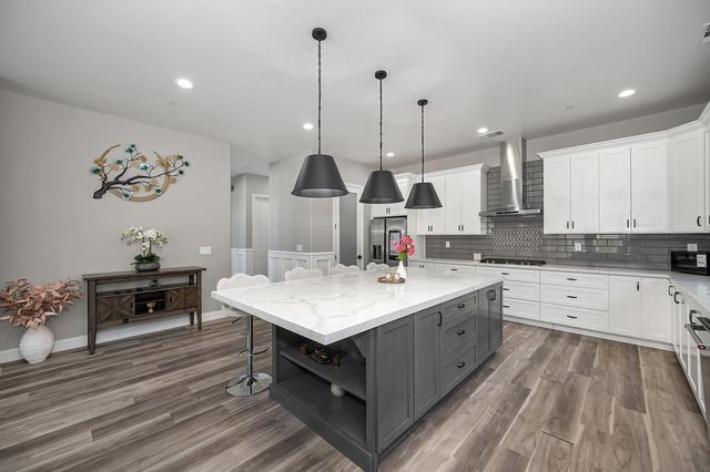 724 Oliver Ct, Folsom, CA 95630