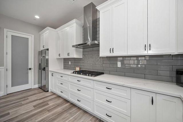 724 Oliver Ct, Folsom, CA 95630