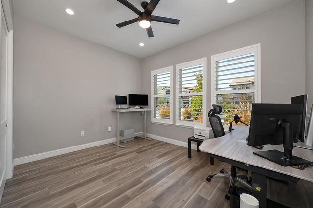 724 Oliver Ct, Folsom, CA 95630
