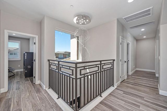 724 Oliver Ct, Folsom, CA 95630
