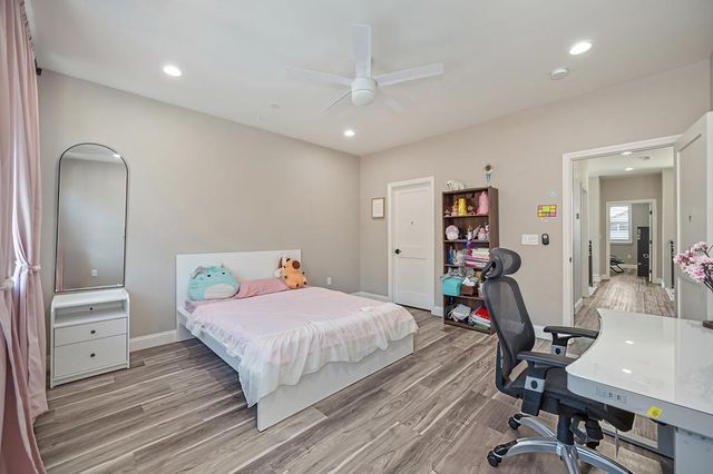 724 Oliver Ct, Folsom, CA 95630