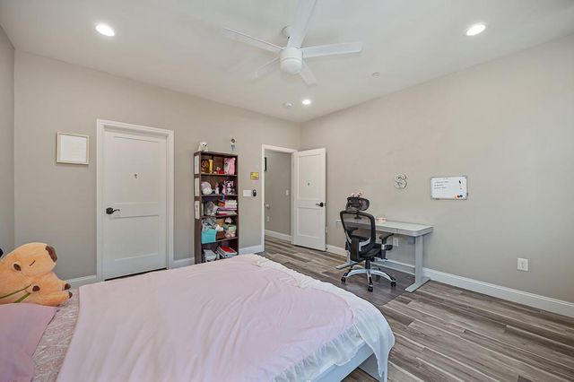 724 Oliver Ct, Folsom, CA 95630