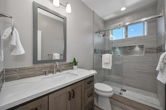724 Oliver Ct, Folsom, CA 95630
