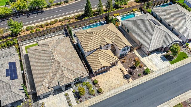 724 Oliver Ct, Folsom, CA 95630