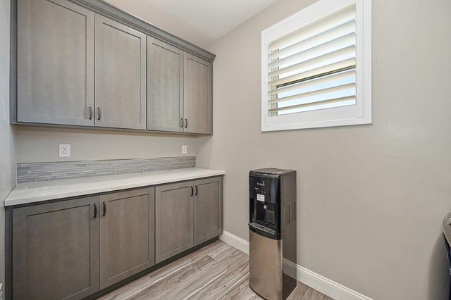 724 Oliver Ct, Folsom, CA 95630