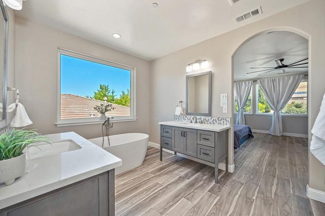724 Oliver Ct, Folsom, CA 95630