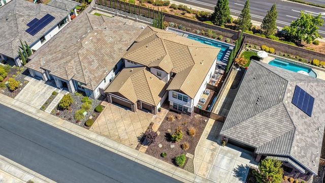 724 Oliver Ct, Folsom, CA 95630