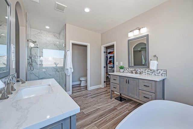 724 Oliver Ct, Folsom, CA 95630