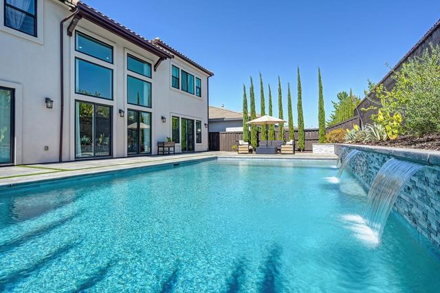724 Oliver Ct, Folsom, CA 95630