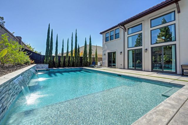 724 Oliver Ct, Folsom, CA 95630