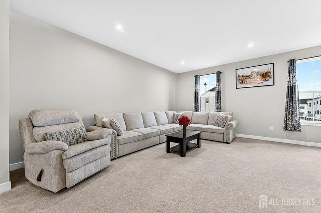 39 Sage Way, Mount Laurel, NJ 08054