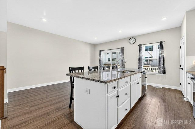 39 Sage Way, Mount Laurel, NJ 08054