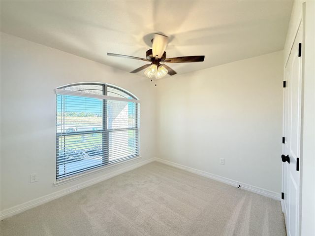 5302 Lassen LN, Belton, TX 76513