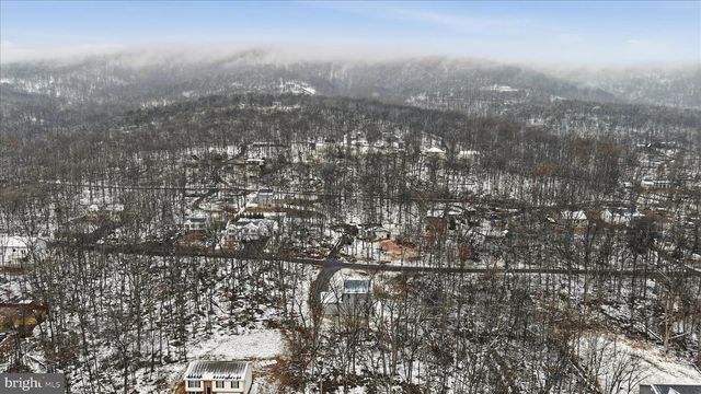 145 GRAYWOLF TRL, Winchester, VA 22602