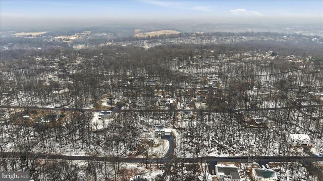 145 GRAYWOLF TRL, Winchester, VA 22602