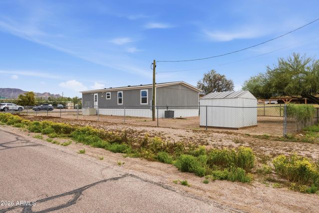 2975 W MANZANITA Street, Apache Junction, AZ 85120