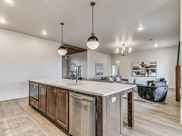 2541 S May Avenue, Guthrie, OK 73044