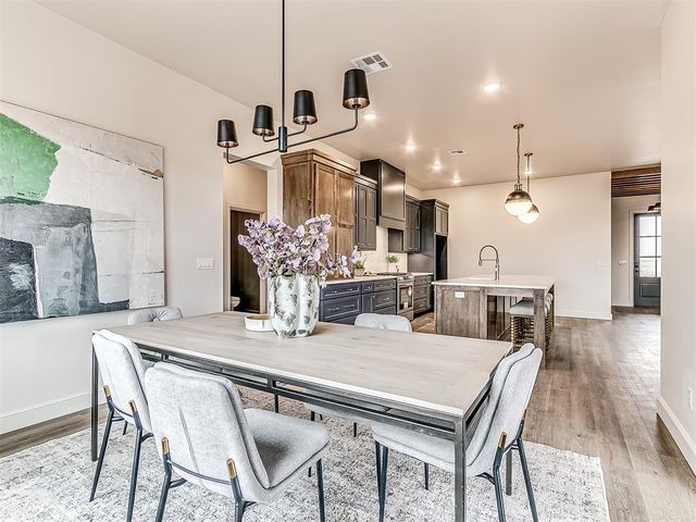 2541 S May Avenue, Guthrie, OK 73044