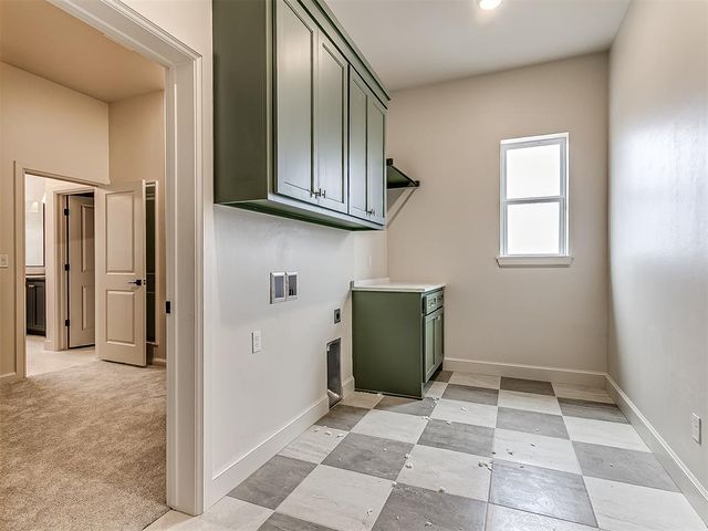 2541 S May Avenue, Guthrie, OK 73044
