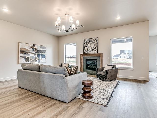 2541 S May Avenue, Guthrie, OK 73044