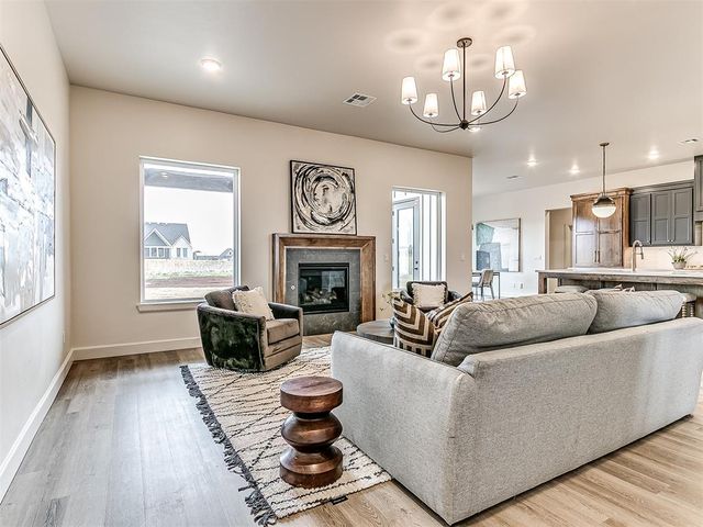 2541 S May Avenue, Guthrie, OK 73044