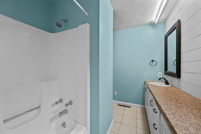 8504 Ridgewood Road 501, Rock Island, IL 61201