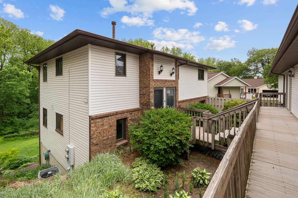 8504 Ridgewood Road 501, Rock Island, IL 61201