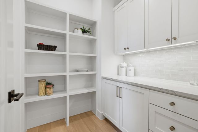 2908 Stoneway DR, Austin, TX 78757