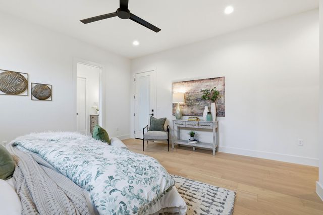 2908 Stoneway DR, Austin, TX 78757