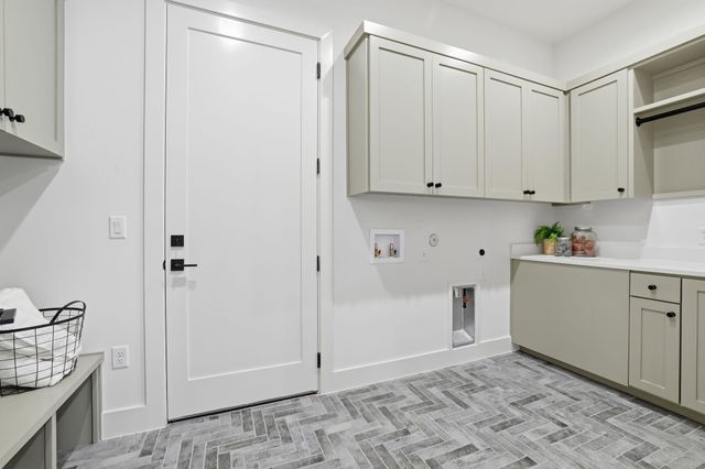 2908 Stoneway DR, Austin, TX 78757