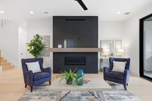 2908 Stoneway DR, Austin, TX 78757