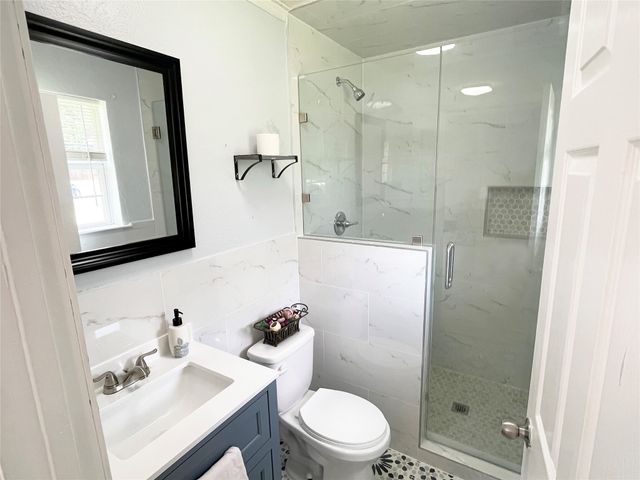 6400 Carousel Drive, Watauga, TX 76148