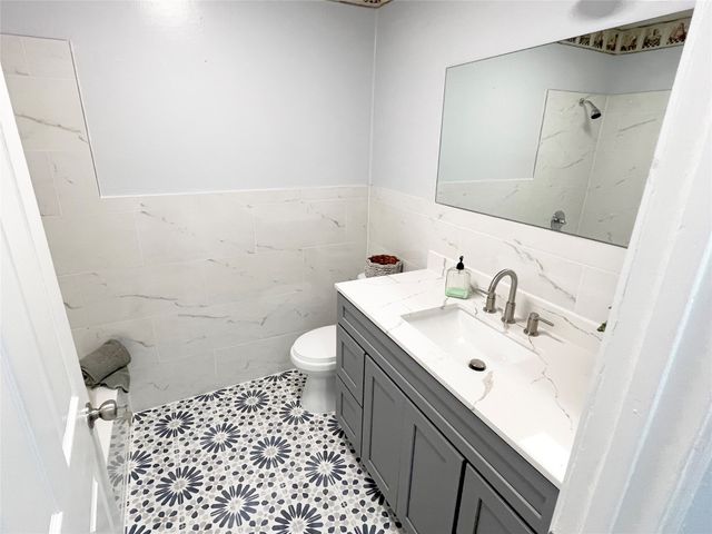 6400 Carousel Drive, Watauga, TX 76148