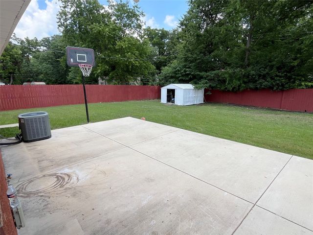 6400 Carousel Drive, Watauga, TX 76148
