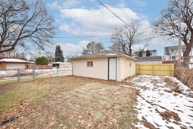 4101 N 70th STREET, Milwaukee, WI 53216