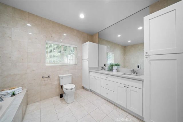 918 5th, Los Angeles, CA 90019