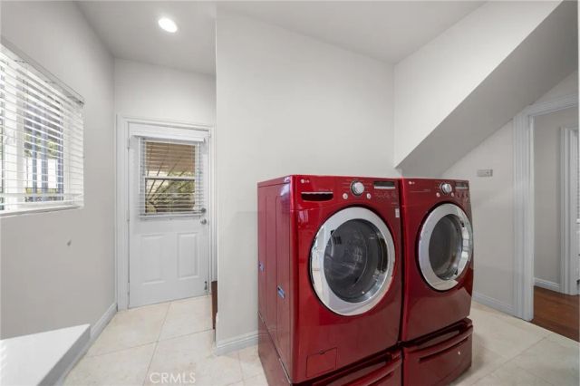 918 5th, Los Angeles, CA 90019