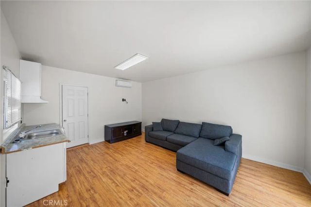 918 5th, Los Angeles, CA 90019