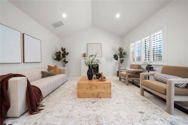 918 5th, Los Angeles, CA 90019